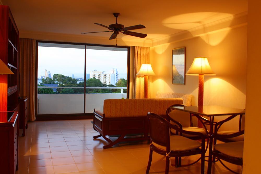 The Monaco Residence Pattaya Buitenkant foto