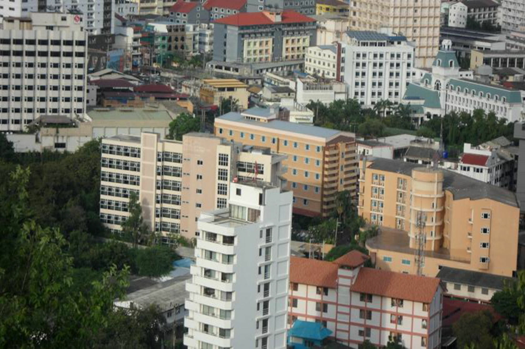 The Monaco Residence Pattaya Buitenkant foto