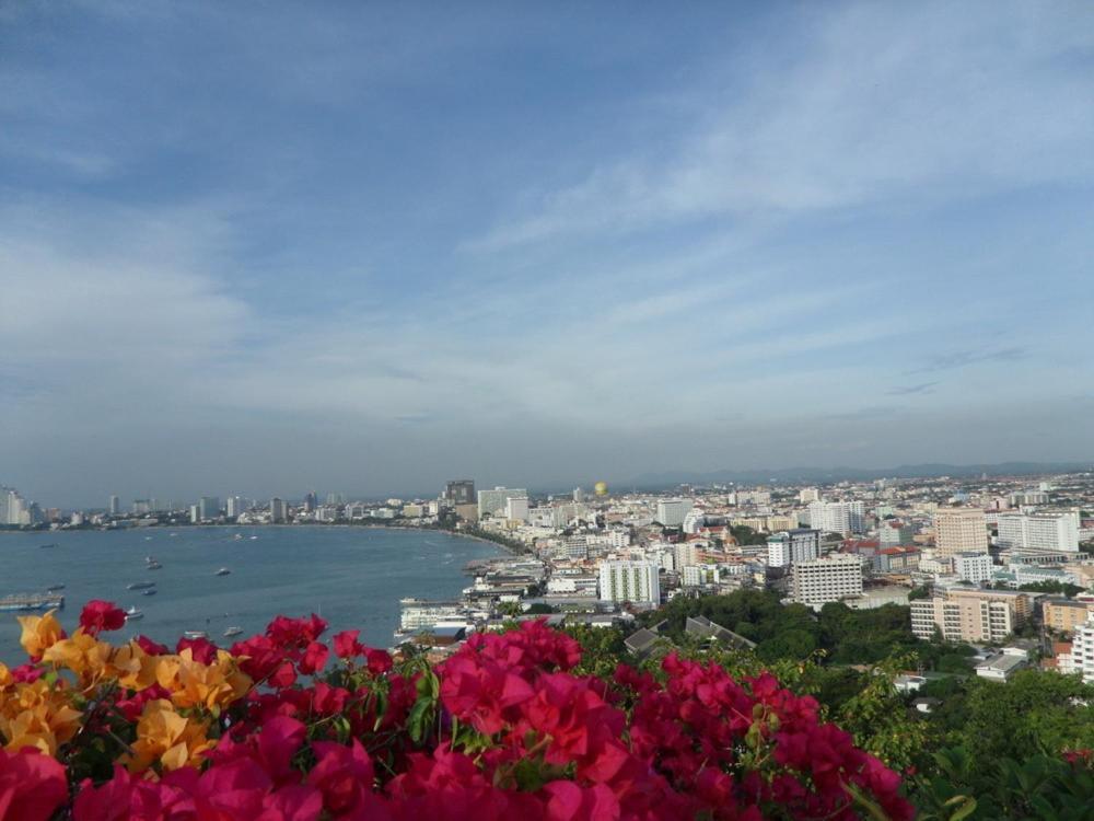 The Monaco Residence Pattaya Buitenkant foto